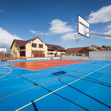 Sport Relax Hotel Na Kopecku Krinec エクステリア 写真