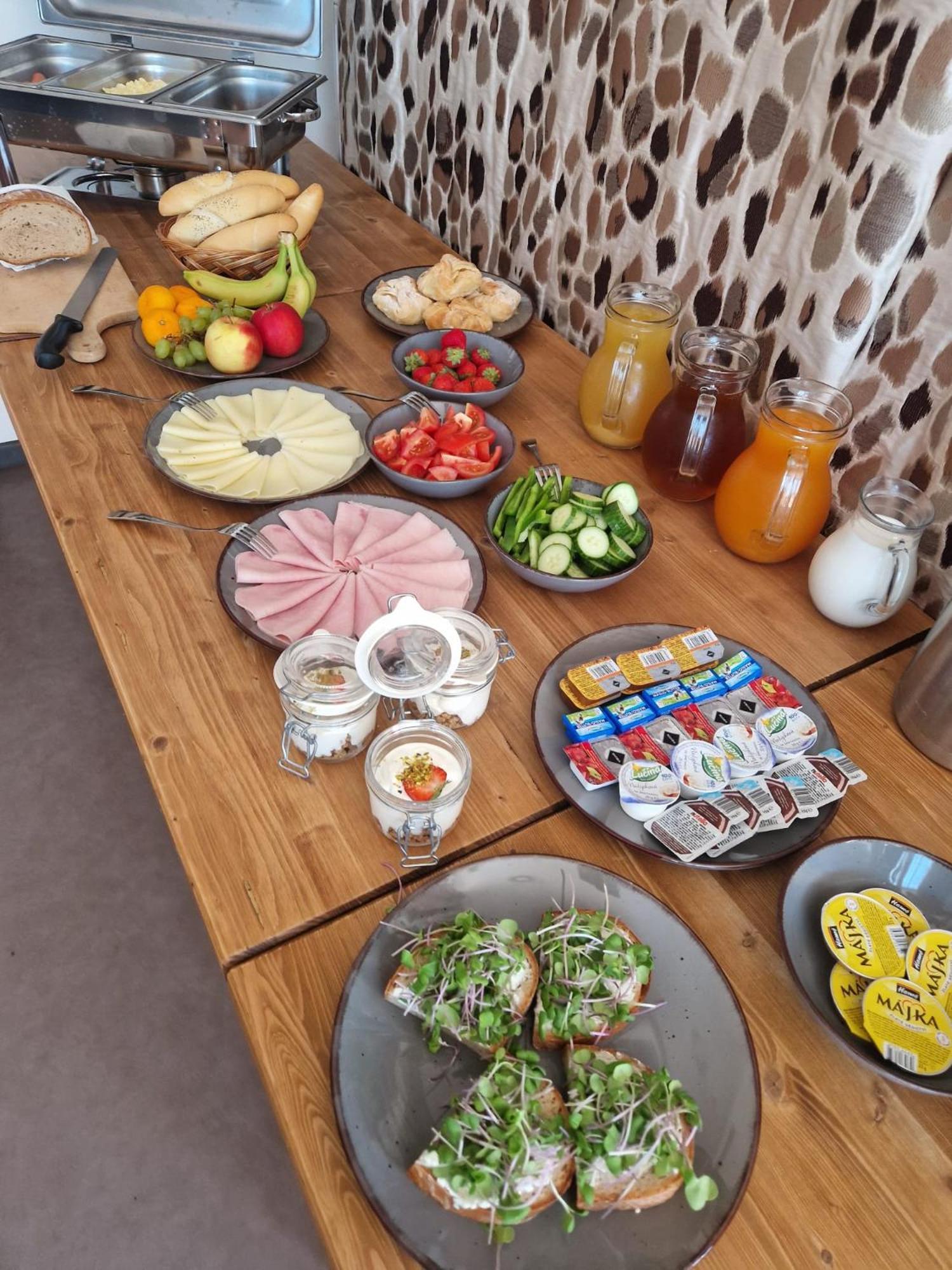 Sport Relax Hotel Na Kopecku Krinec エクステリア 写真